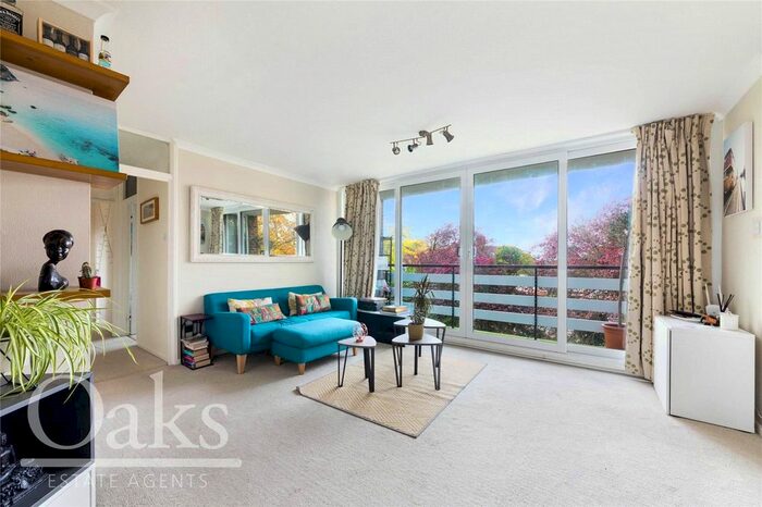 2 Bedroom Flat To Rent In Leigham Court Road, London, SW16