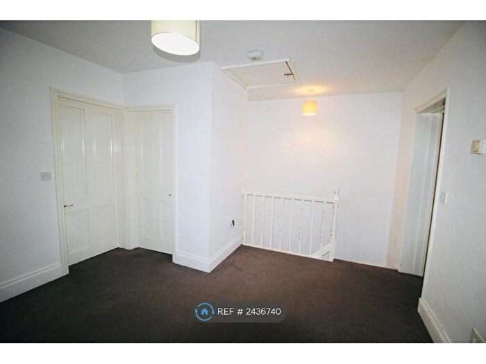 1 Bedroom Flat To Rent In Huish, Yeovil, BA20