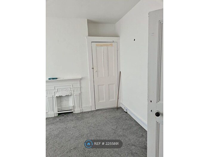 2 Bedroom Flat To Rent In Edinburgh Road, London, E17