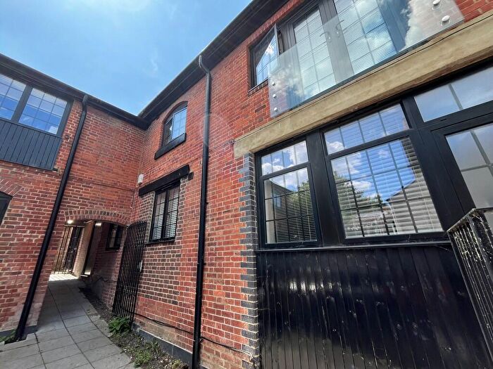 1 Bedroom Flat To Rent In Rockstone Lane, Southampton, SO14