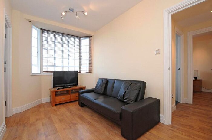 1 Bedroom Flat To Rent In Chelsea Cloisters, Sloane Avenue, SW3