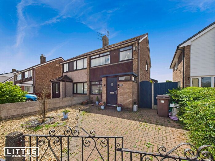 3 Bedroom Semi-Detached House For Sale In Sherdley Park Drive, St. Helens, WA9