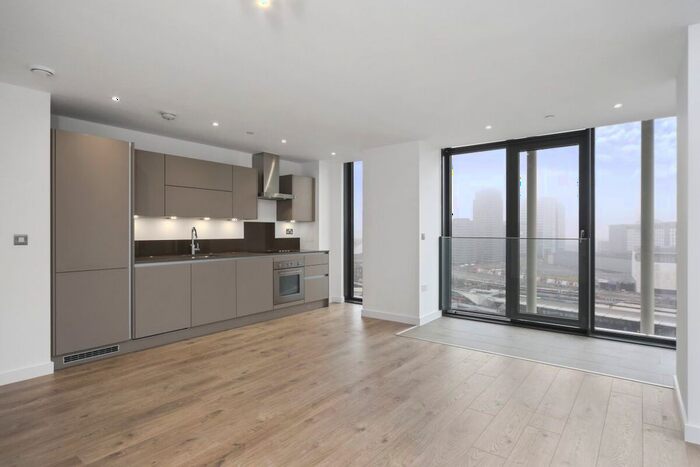 2 Bedroom Flat To Rent In Great Eastern Road, London, E15