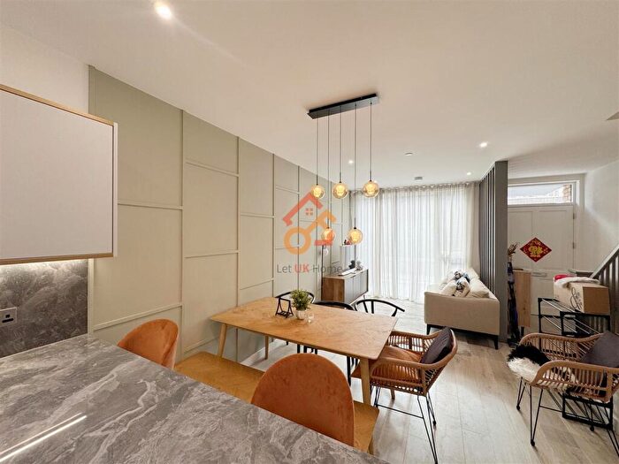 4 Bedroom House To Rent In Springpark Drive, London, N4