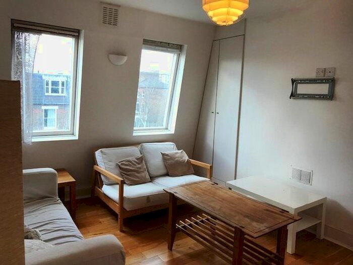 1 Bedroom Flat To Rent In Dalmeny Road, London, N7