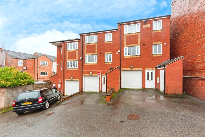 3 Bedroom Terraced House For Sale In Empire Court, Grantham, NG31