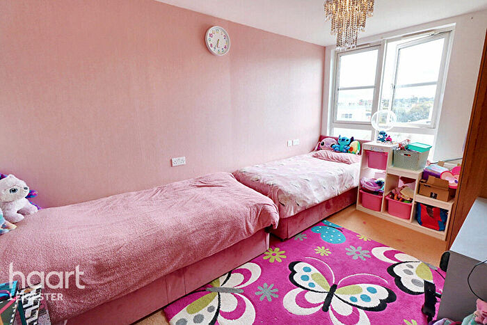 1 Bedroom Apartment For Sale In Watkin Road, Leicester, LE2