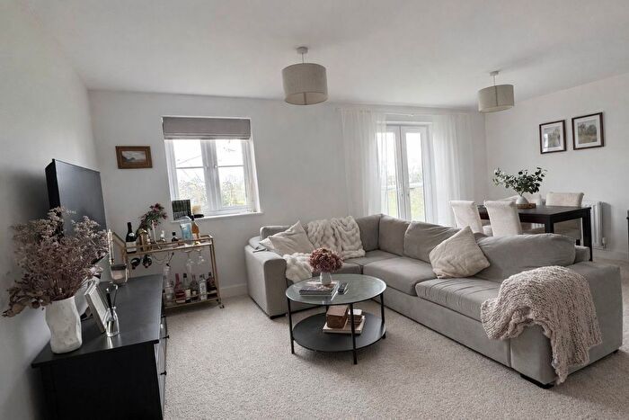 1 Bedroom Flat For Sale In St. James Park Road, Northampton, NN5