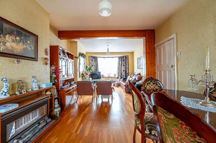 3 Bedroom Terraced House For Sale In Templeton Avenue, Chingford, London, E4