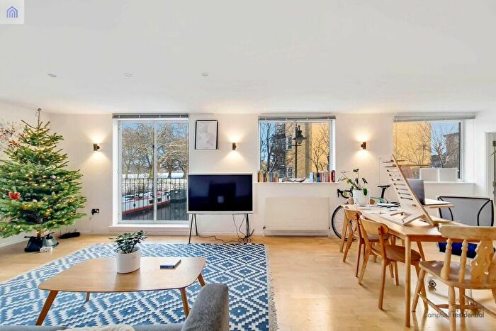 2 Bedroom Apartment To Rent In The Gate House Gunmakers Lane, E3