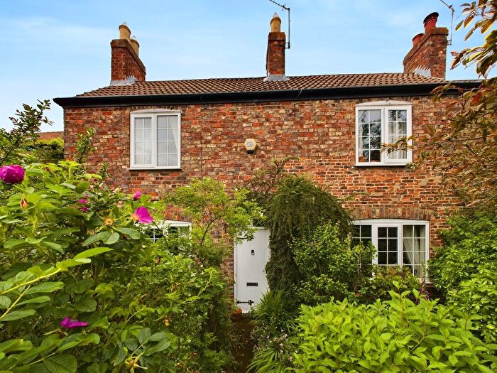 4 Bedroom Cottage For Sale In Skipwith, Selby, YO8