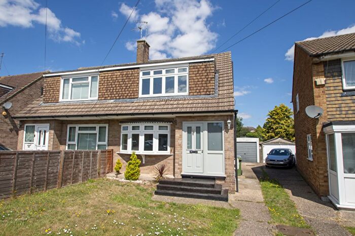 3 Bedroom Semi-Detached House To Rent In Dryden Road, Welling, DA16