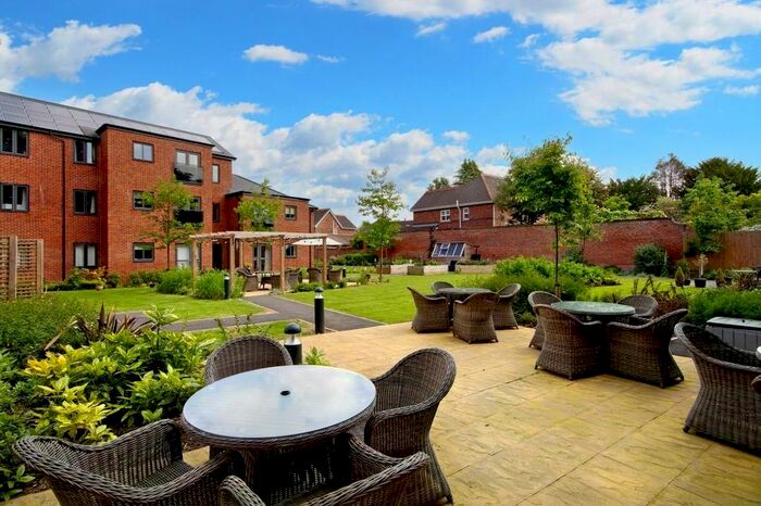 1 Bedroom Flat For Sale In Burlington Gardens, Leyland, PR25