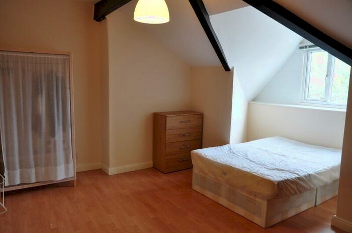 6 Bedroom Terraced House To Rent In Archery Place, University, Leeds, LS2