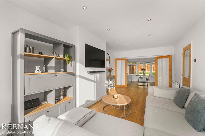 3 Bedroom Semi Detached House For Sale In East Lancashire Road, Swinton, Manchester, M27