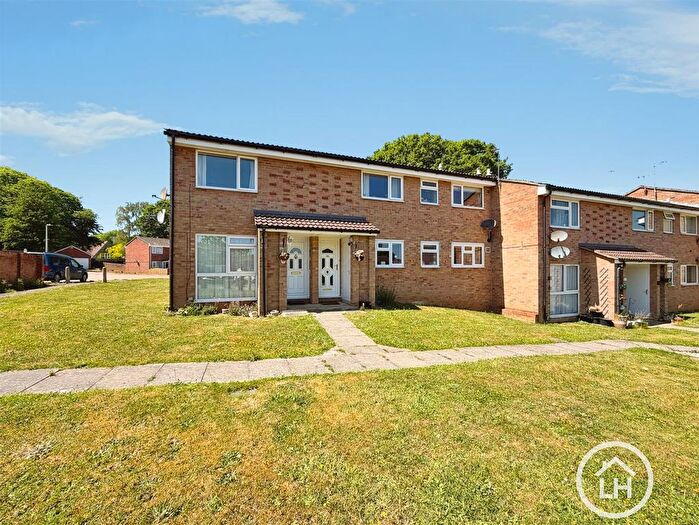 1 Bedroom Flat For Sale In Clavell Close, Gillingham, ME8