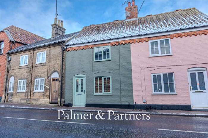 2 Bedroom Terraced House For Sale In Church Street, Saxmundham, Suffolk, IP17