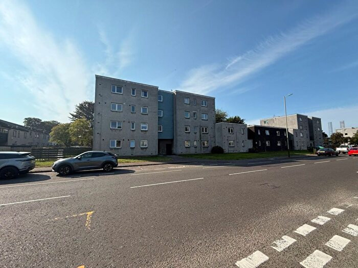 2 Bedroom Flat To Rent In Craigie Drive, Dundee, DD4
