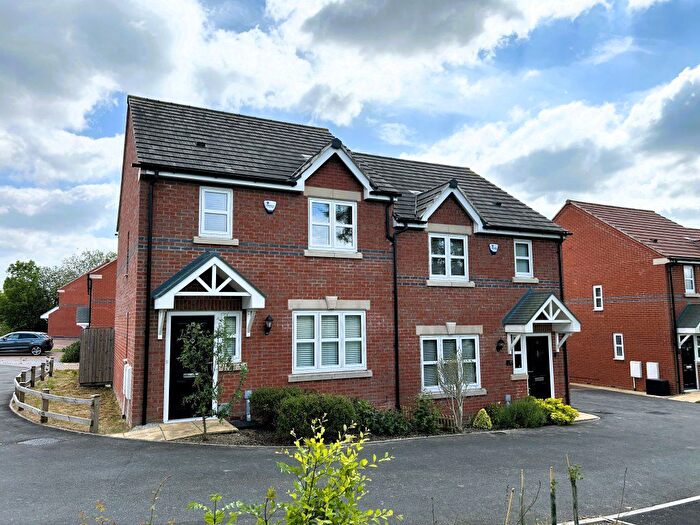 3 Bedroom Semi-Detached House To Rent In Pinewood Drive, Shirland, DE55