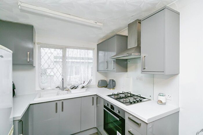 2 Bedroom Chalet For Sale In Fort Road, Lavernock, Penarth, CF64