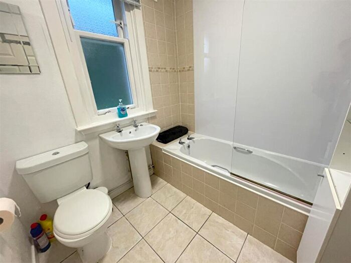 2 Bedroom Flat To Rent In Abbey Road, Auchterarder, Perth, PH3