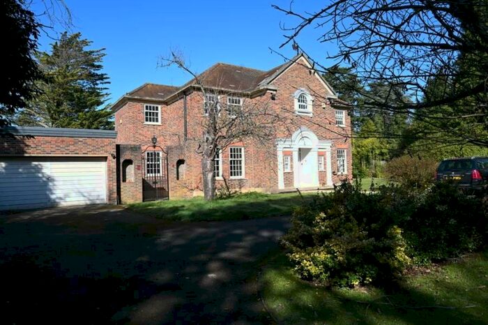 1 Bedroom Maisonette To Rent In Woking, GU22