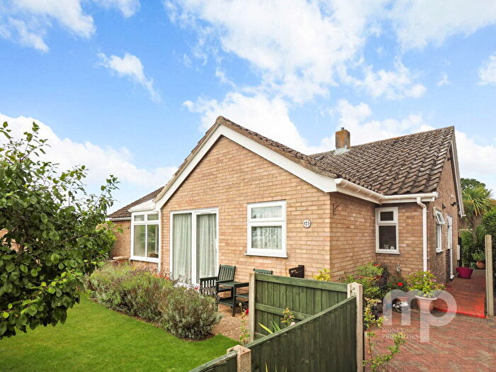4 Bedroom Semi-Detached House For Sale In Sheffield Road, Wymondham, NR18