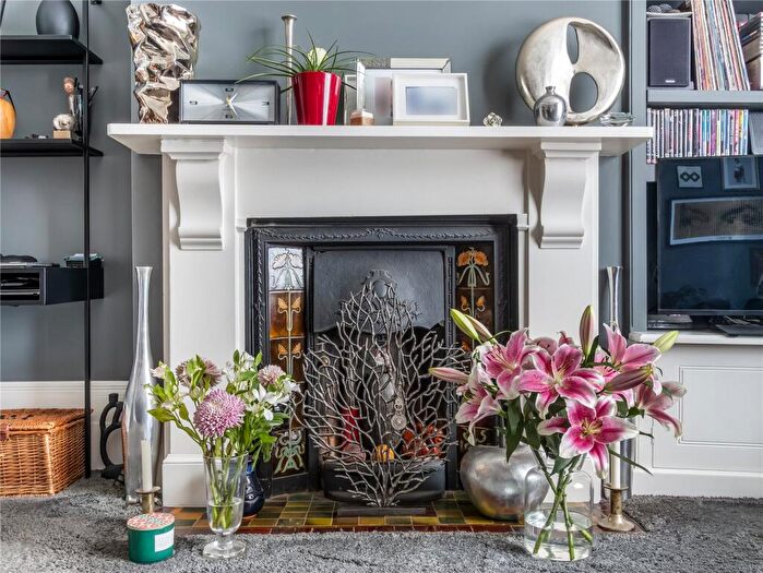 2 Bedroom Apartment For Sale In White Hart Lane, London, N22