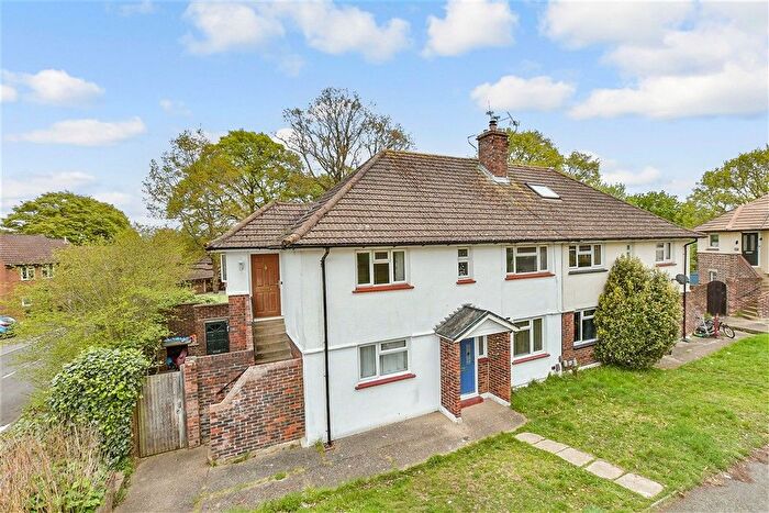 2 Bedroom Maisonette For Sale In Duchess Of Kent Drive, Lords Wood, Chatham, Kent, ME5