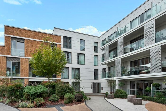 2 Bedroom Apartment To Rent In Acton Walk, London, N20
