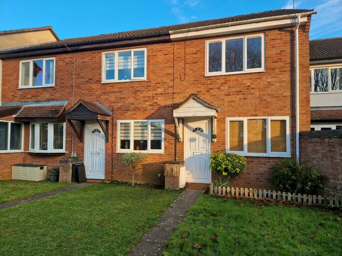 2 Bedroom Terraced House To Rent In Chichester Walk, Banbury, Oxon, OX16
