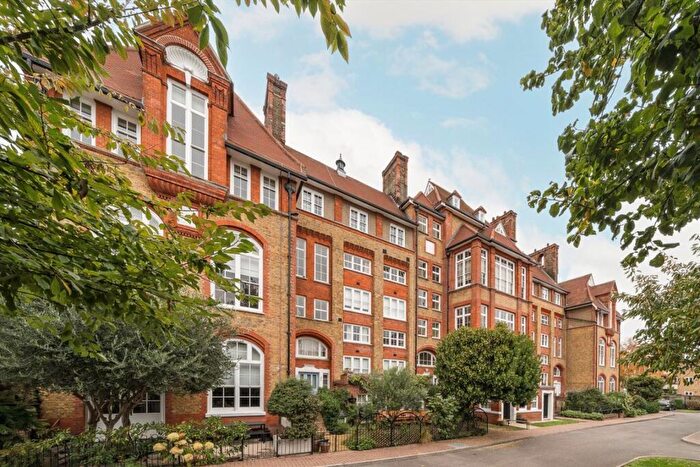 2 Bedroom Flat To Rent In Lansdowne Drive, London Fields, E8
