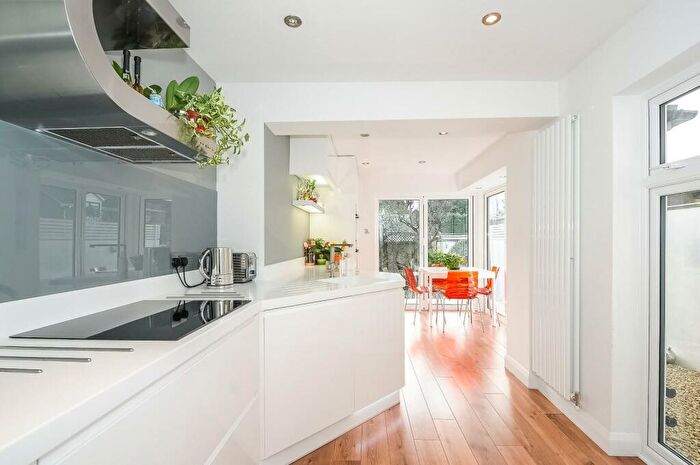 2 Bedroom Terraced House To Rent In Albert Street, Windsor, SL4