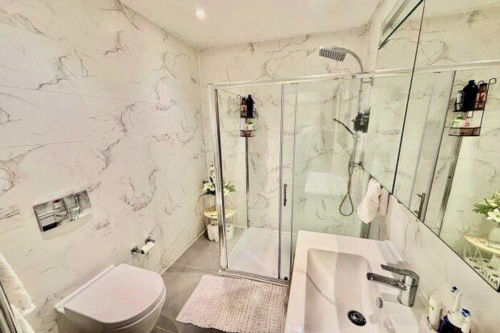 1 Bedroom Flat To Rent In High Road, London, E11