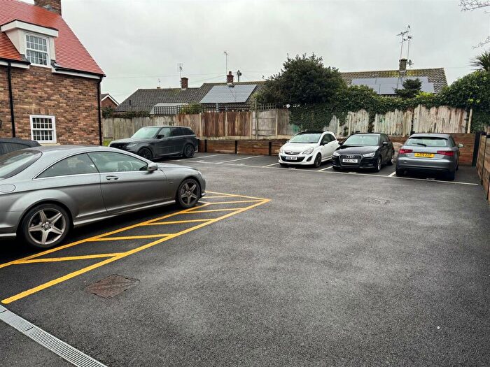 1 Bedroom Apartment To Rent In North Street, Rochford, SS4