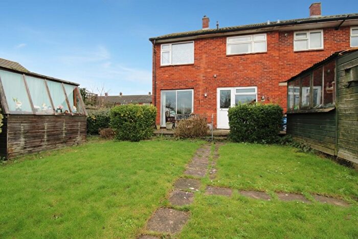 3 Bedroom Terraced House For Sale In Plash Drive, Stevenage, SG1