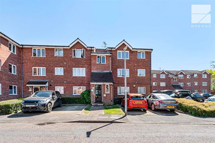 1 Bedroom Flat To Rent In Howard Close, Waltham Abbey, Essex, EN9