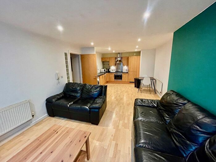 2 Bedroom Flat To Rent In Bowman Lane, Hunslet, Leeds, West Yorkshire, LS10