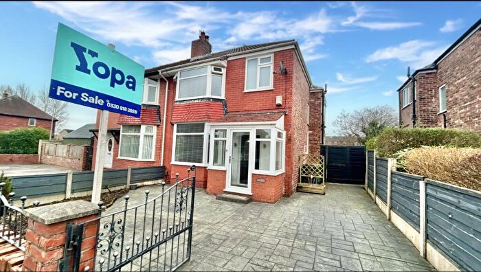 3 Bedroom Semi Detached House For Sale In Cartmel Crescent, Chadderton, Oldham, OL9