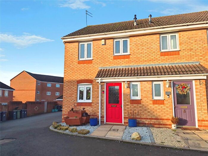 3 Bedroom Semi-Detached House For Sale In Petunia Close, Nuneaton, Warwickshire, CV10