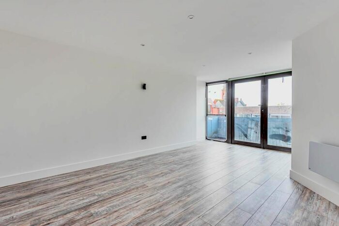 1 Bedroom Flat To Rent In Swindon, Wiltshire, SN1