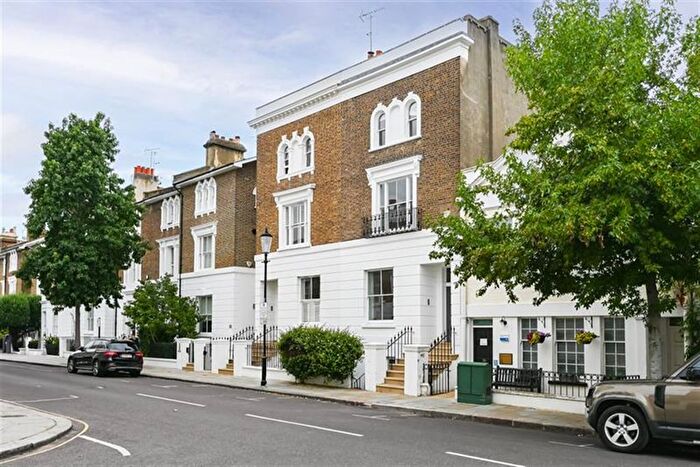 4 Bedroom Town House To Rent In Portland Road, W11