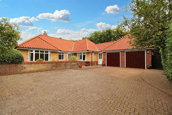 3 Bedroom Detached Bungalow For Sale In Charles Ewing Close, Aylsham, Norwich, NR11