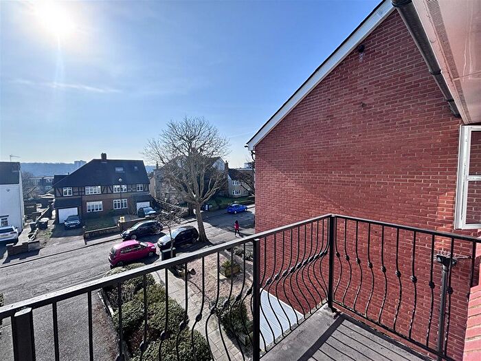 2 Bedroom Flat To Rent In Castle Avenue, London, E4