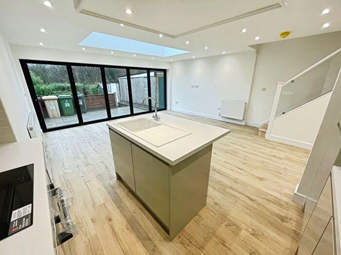 3 Bedroom Semi Detached House For Sale In Trent Way, Kearsley, BL4