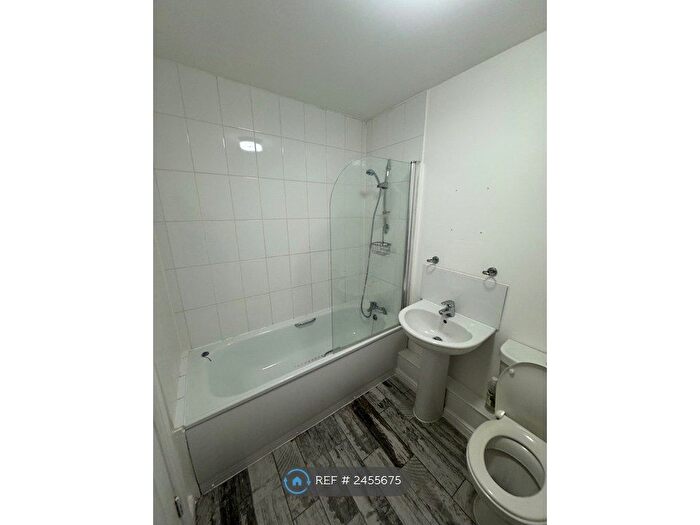 2 Bedroom Flat To Rent In Matfield Close, Ashford, TN23