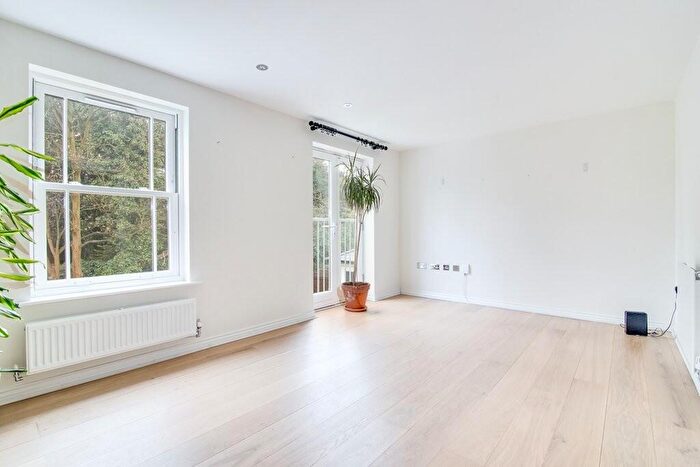 4 Bedroom Semi-Detached House To Rent In Highfield Road, Edgbaston, Birmingham, B15