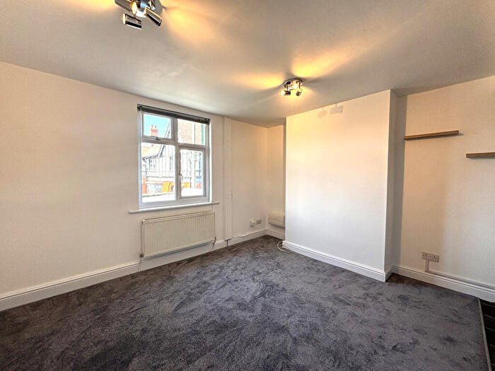 1 Bedroom Flat To Rent In College Road, Bromley, Kent, BR1