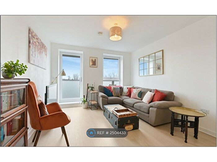 1 Bedroom Flat To Rent In West Barnes Lane, London, SW20