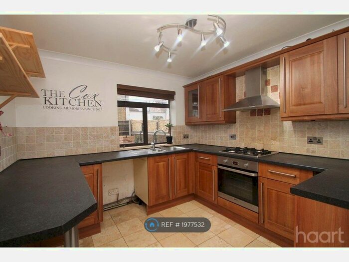 2 Bedroom Flat To Rent In Boulevard Court, Southend On Sea, SS2